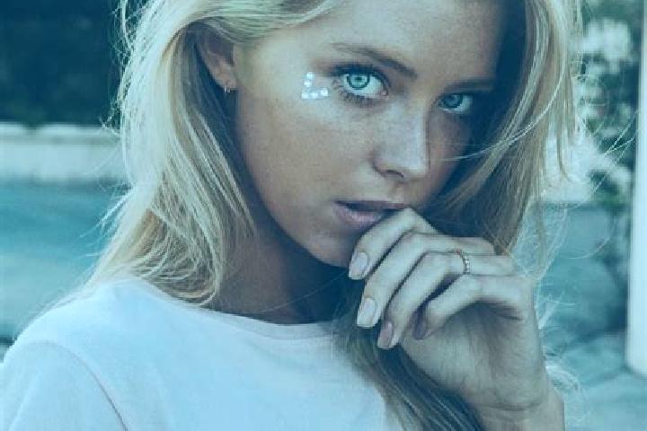 Rose, 28, a blonde blue-eyed mixed companion based in Vivy. Offering CIM, 69, Deep French Kissing, Roleplay, GFE. Available for incall and outcall, overnight...
