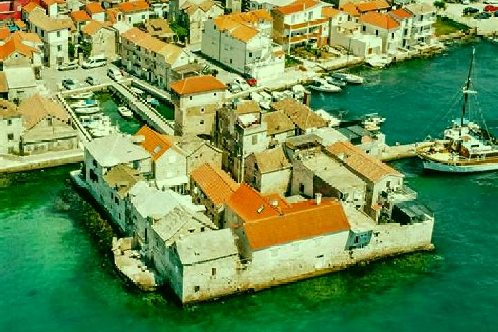 Rose, 28 — Escort in Kastel Gomilica, Croatia