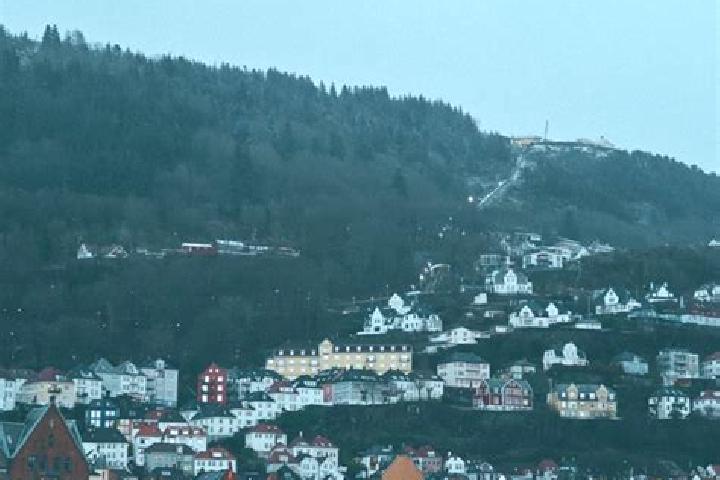 Rose, 28 — Escort in Lenvik, Norway
