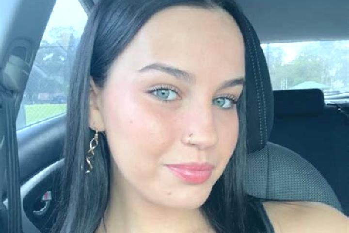 Rose, 28 — Escort in Saint Helen s Park, Canada