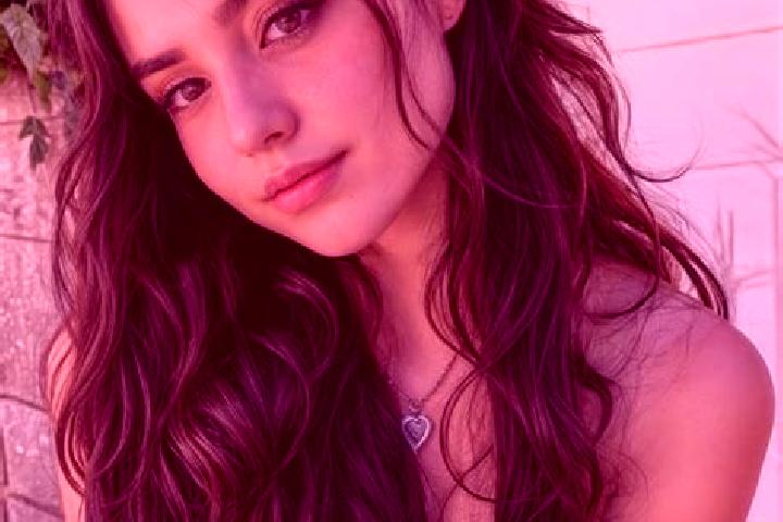 Rose, 29, a auburn brown-eyed slavic companion based in Sedia. Offering Deep French Kissing, OWO, Erotic Massage, Party Girl. Available for incall and outcal...