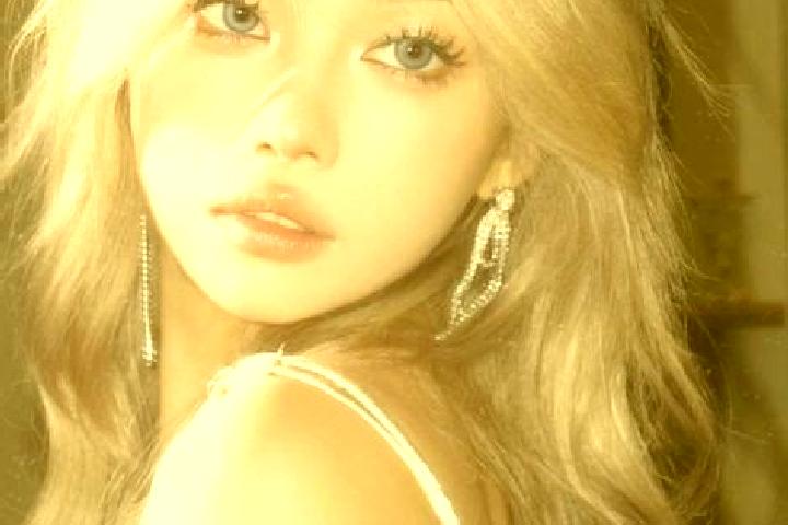 Rose, 29, a blonde blue-eyed asian companion based in Petofibanya. Offering Deep French Kissing, OWO, Striptease. Available for incall and outcall, day and e...