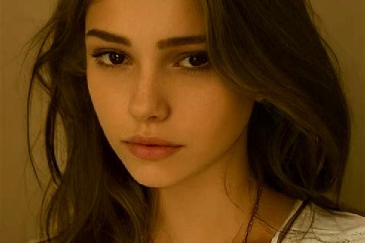 Rose, 29, a chestnut grey-eyed slavic companion based in Mogapinyana. Offering Dinner Date, Domination, Erotic Massage, CIM. Available for incall and outcall...