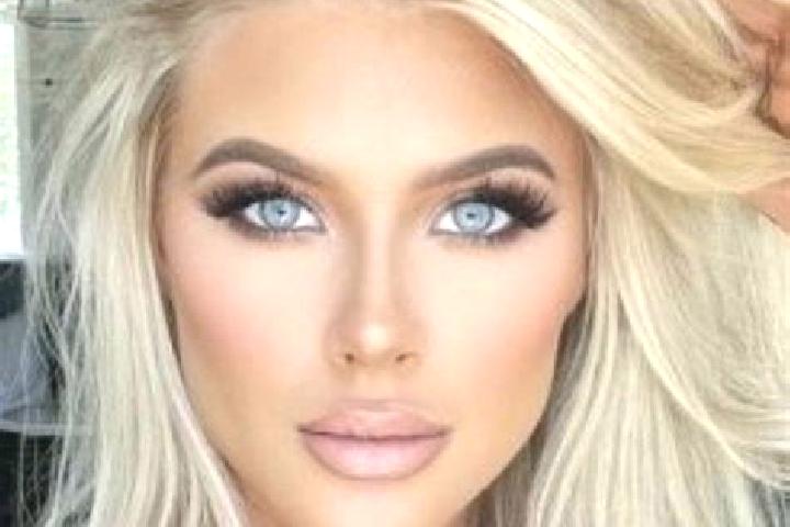 Rose, 30, a platinum blonde brown-eyed mixed companion based in Pravdinskiy. Offering CIM, Couples, Overnight, Massage, Fetish. Available for incall and outc...