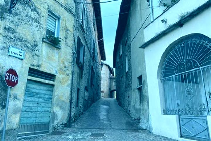 Rose, 30 — Escort in Cassano Valcuvia, Italy