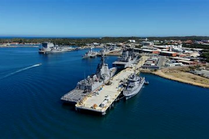 Rose, 30 — Escort in Hmas Cerberus, Australia