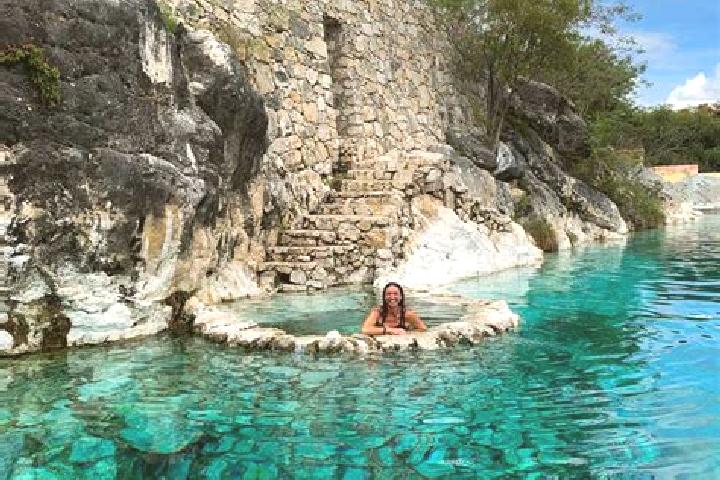 Rose, 31, a auburn amber-eyed middle eastern companion based in Tamazulapam Villa del Progreso. Offering Travel Companion, Tantra, BDSM, Couples, Deep French...