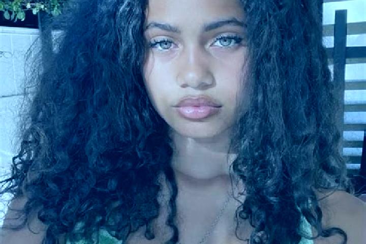 Rose, 31, a black green-eyed mixed companion based in Nihaona. Offering CIM, Duos, OWO. Available for incall and outcall, overnight bookings available.