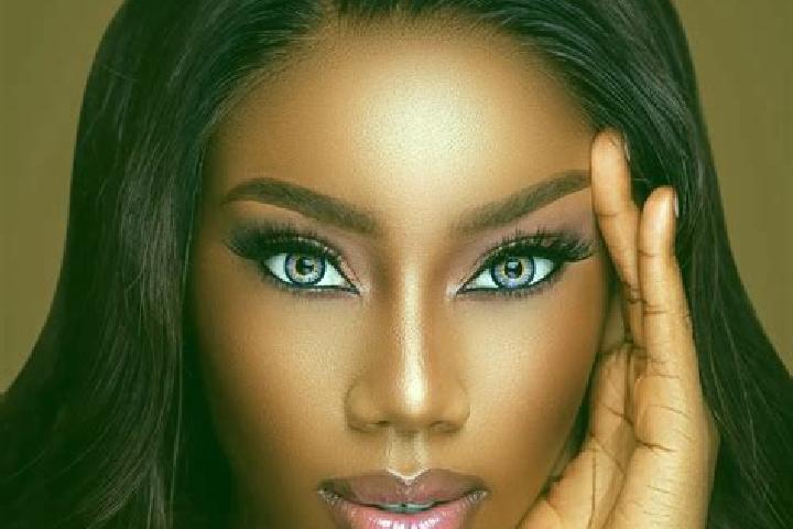 Rose, 31, a dark blonde blue-eyed ebony companion based in Monster. Offering Duos, Tantra, GFE. Available for incall and outcall, overnight bookings available.