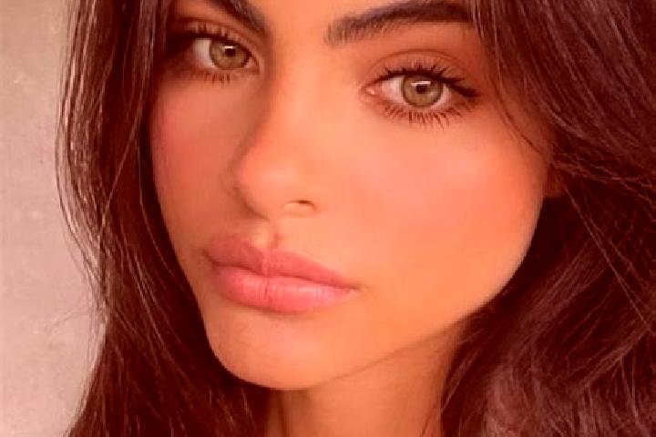 Rose, 31, a red dark-eyed indian companion based in Raseiniai. Offering CIM, BDSM, Massage, Roleplay. Available for incall and outcall, day and evening dates.