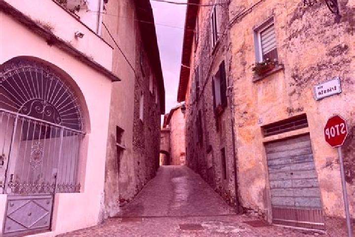 Rose, 31 — Escort in Cassano Valcuvia, Italy