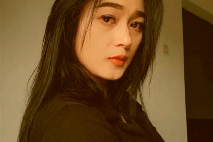Rose, 31 — Escort in Lilin Satu, Indonesia