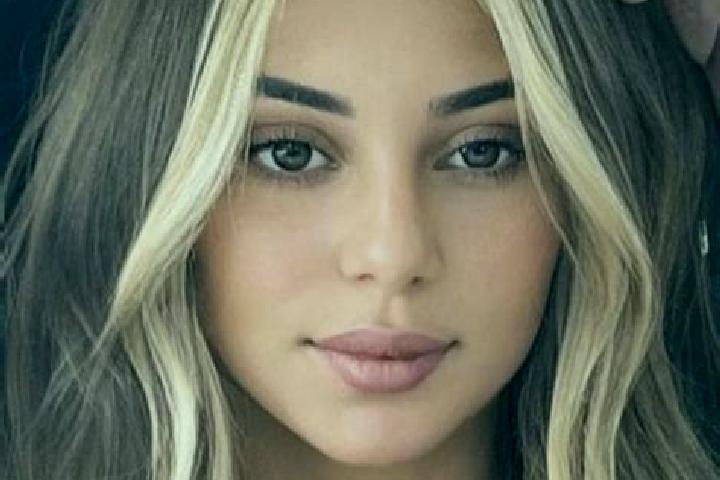 Rose, 32, a blonde brown-eyed ebony companion based in Abyek. Offering Fetish, BDSM, Dinner Date, Striptease. Available for incall and outcall, overnight boo...