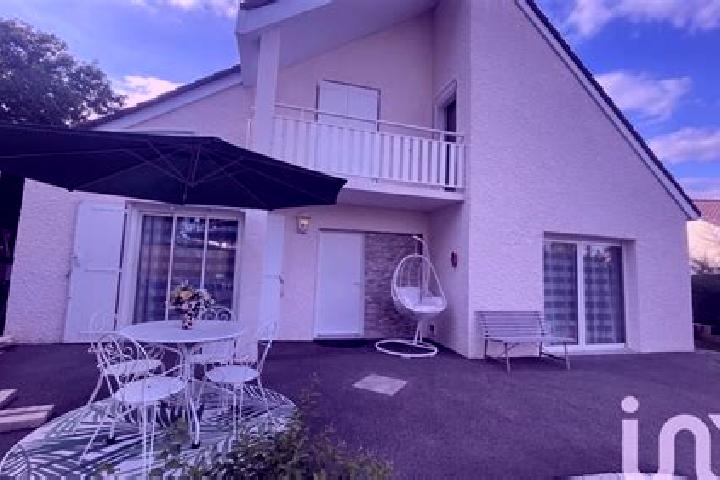 Rose, 32 — Escort in Boissise-le-Roi, France