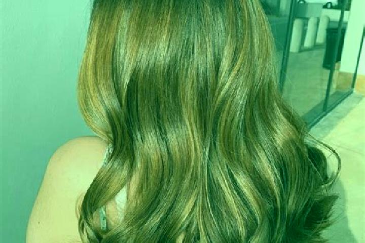 Rose, 33, a chestnut hazel-eyed mixed companion based in Kiritsy. Offering OWO, Prostate Massage, Party Girl, A-Level, Couples. Available for incall and outc...