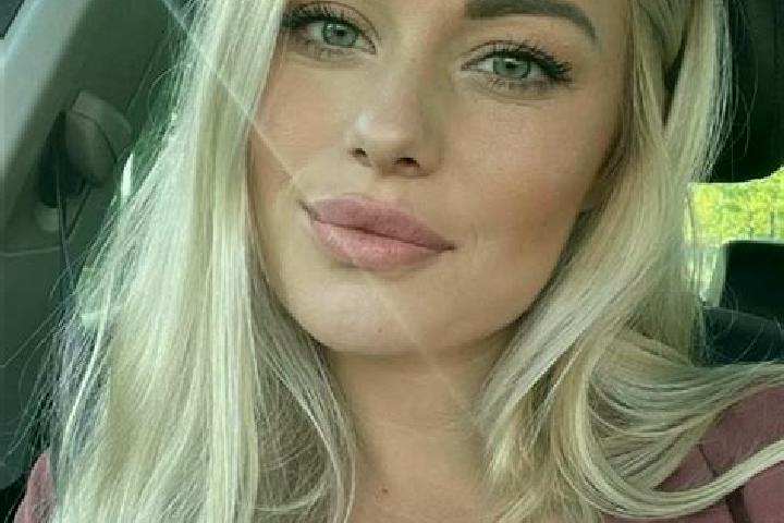 Rose, 34, a blonde hazel-eyed mixed companion based in Odars. Offering Girlfriend Experience, Dinner Date, GFE, Travel Companion. Available for incall and ou...