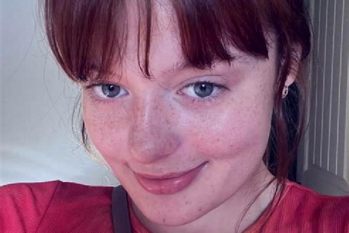 Rose, 34, a red grey-eyed caucasian companion based in Maniwaki. Offering BDSM, Dinner Date, Girlfriend Experience, Couples. Available for incall and outcall...