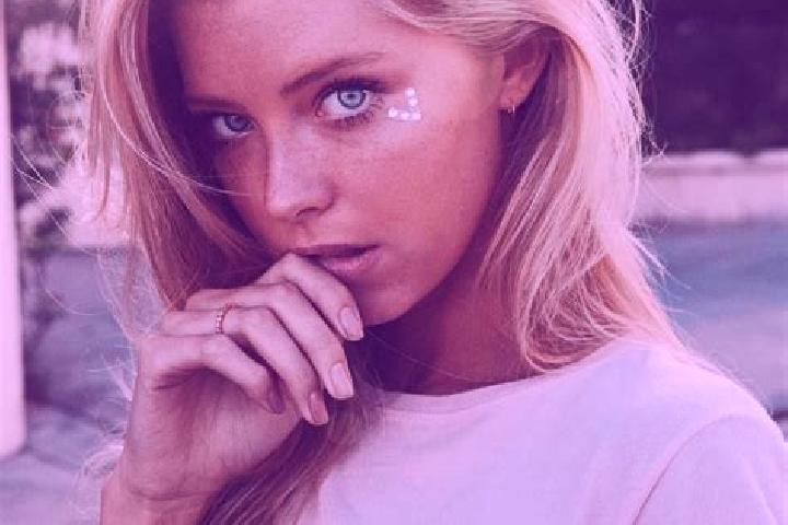 Rose, 35, a blonde blue-eyed mediterranean companion based in Santiago Acayutlan. Offering 69, CIM, Prostate Massage. Available for incall and outcall, day a...