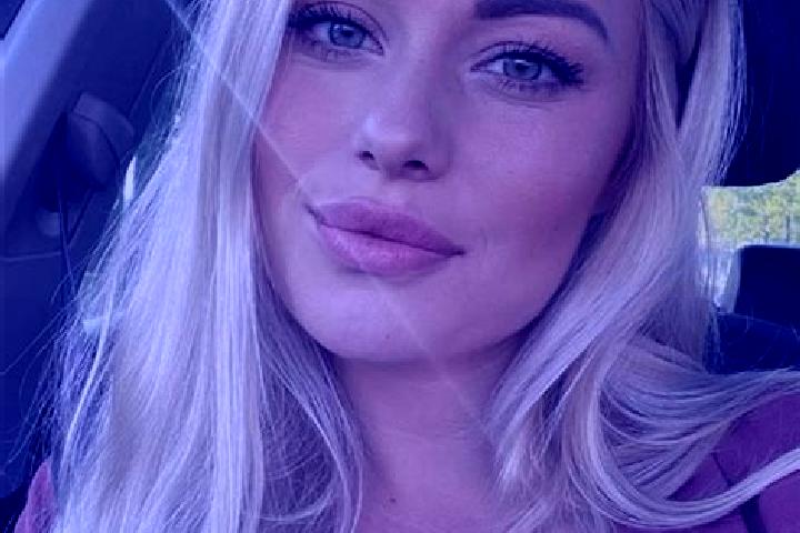 Rose, 35, a blonde hazel-eyed caucasian companion based in Heede. Offering Roleplay, Erotic Massage, A-Level. Available for incall and outcall, overnight boo...