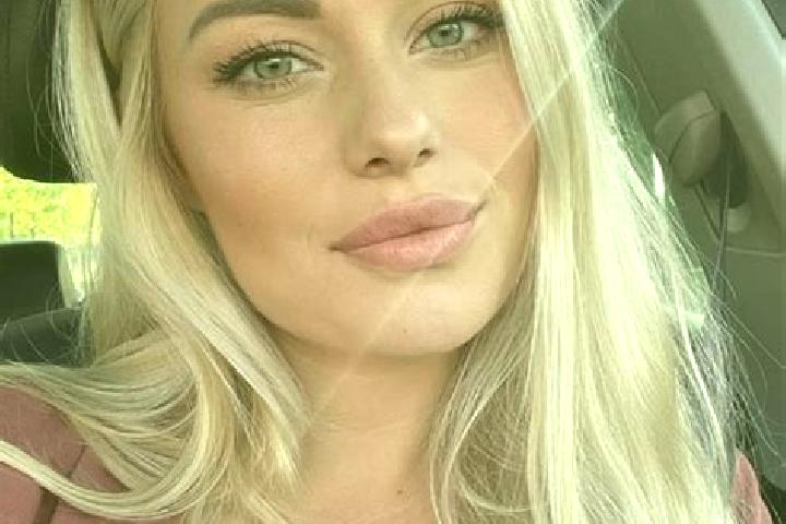 Rose, 35, a blonde hazel-eyed mixed companion based in Postoloprty. Offering Massage, CIM, Dinner Date. Available for incall and outcall, day and evening dates.