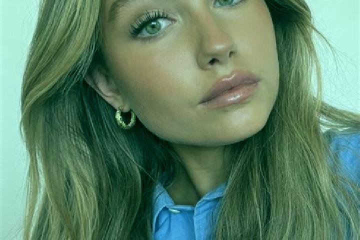 Rose, 35, a dark blonde green-eyed european companion based in Sundbyberg. Offering Tantra, Prostate Massage, A-Level, Deep French Kissing, Overnight. Availa...