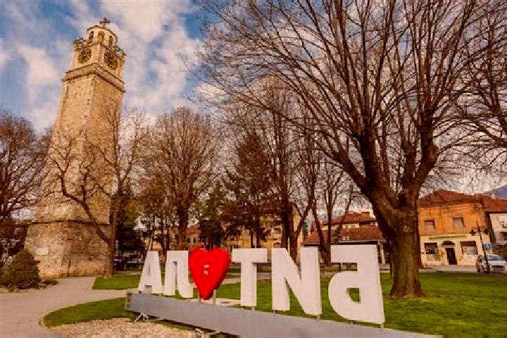 Rose, 35 — Escort in Bitola, North Macedonia