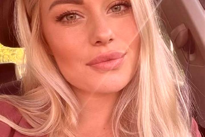 Rose, 36, a blonde hazel-eyed mediterranean companion based in West End Village. Offering Massage, 69, GFE. Available for incall and outcall, overnight booki...