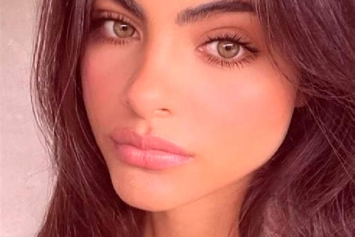Rose, 36, a brunette green-eyed mediterranean companion based in Rettenbach. Offering Erotic Massage, Deep French Kissing, Overnight, Striptease, Massage. Av...