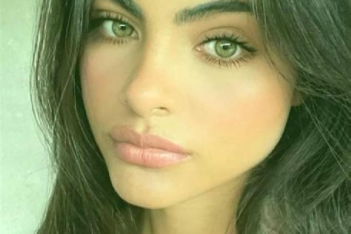 Rose, 36, a brunette grey-eyed middle eastern companion based in Dynnyrne. Offering Prostate Massage, Roleplay, Girlfriend Experience, Striptease. Available ...