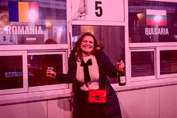 Rose, 36 — Escort in Perisor, Romania