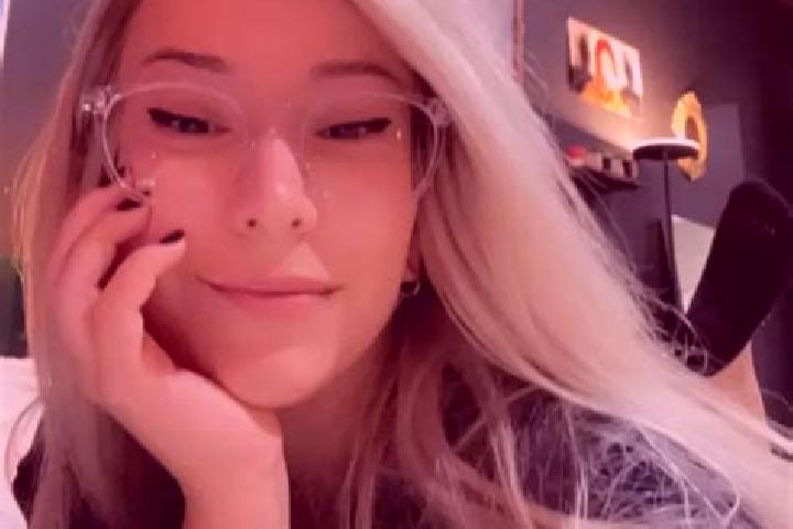 Rose, 37, a blonde grey-eyed asian companion based in Casalnuovo di Napoli. Offering Duos, A-Level, Prostate Massage, Girlfriend Experience. Available for in...