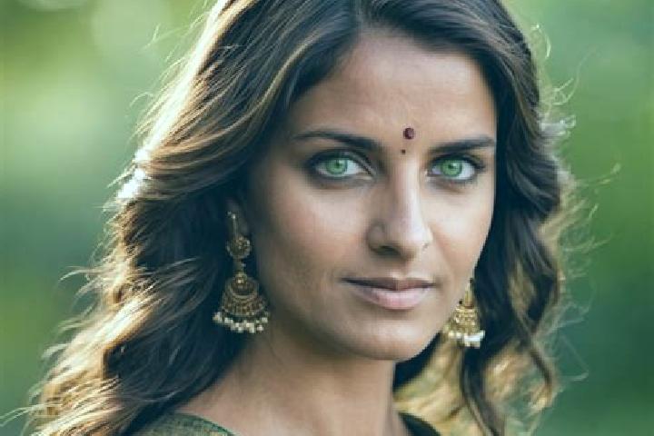 Rose, 37, a brunette green-eyed indian companion based in Panuaya. Offering Domination, Girlfriend Experience, Roleplay, 69, OWO. Available for incall and ou...
