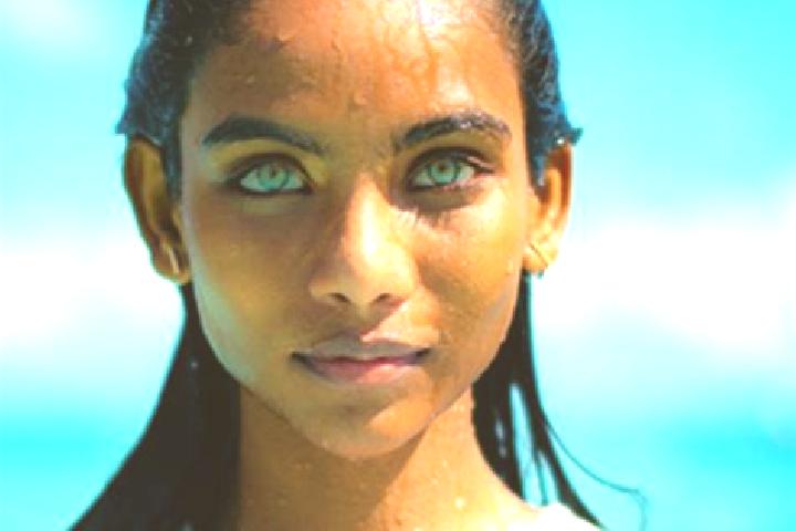 Rose, 37, a red blue-eyed indian companion based in Coetmieux. Offering Striptease, Overnight. Available for incall and outcall, overnight bookings available.