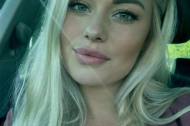 Rose, 38, a blonde hazel-eyed european companion based in San Francisco. Offering Party Girl, OWO, Dinner Date. Available for incall and outcall, overnight b...