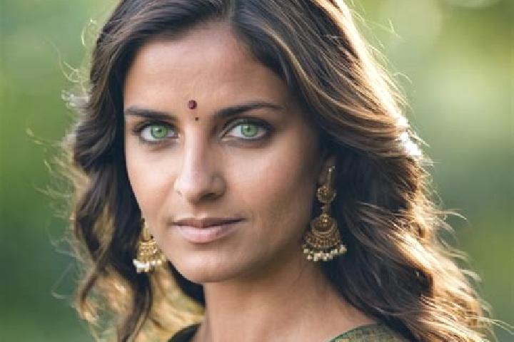 Rose, 38, a brunette green-eyed indian companion based in Susella. Offering Erotic Massage, Deep French Kissing, 69. Available for incall and outcall, overni...