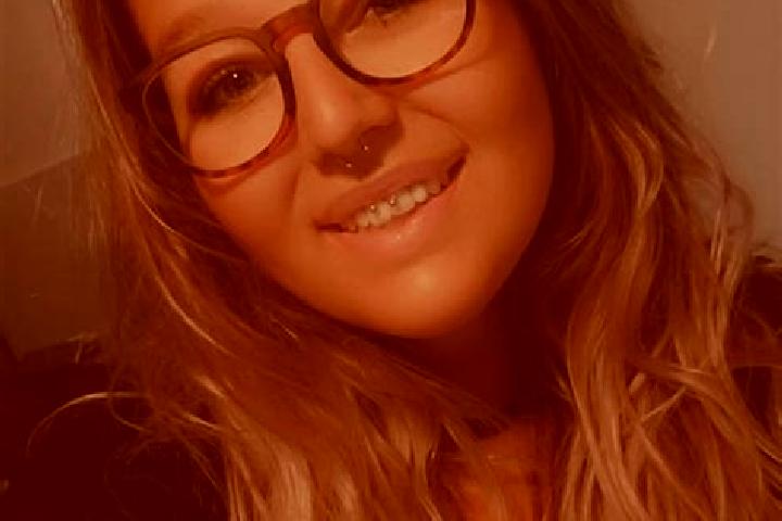 Rose, 38, a red amber-eyed middle eastern companion based in Sainte-Anne-de-la-Perade. Offering Travel Companion, Erotic Massage, Fetish, OWO. Available for ...
