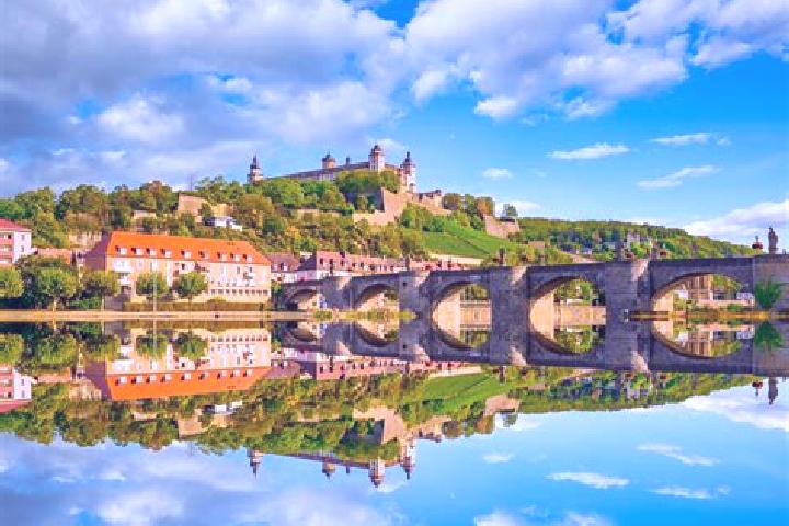 Rose, 38 — Escort in Augustusburg, Germany