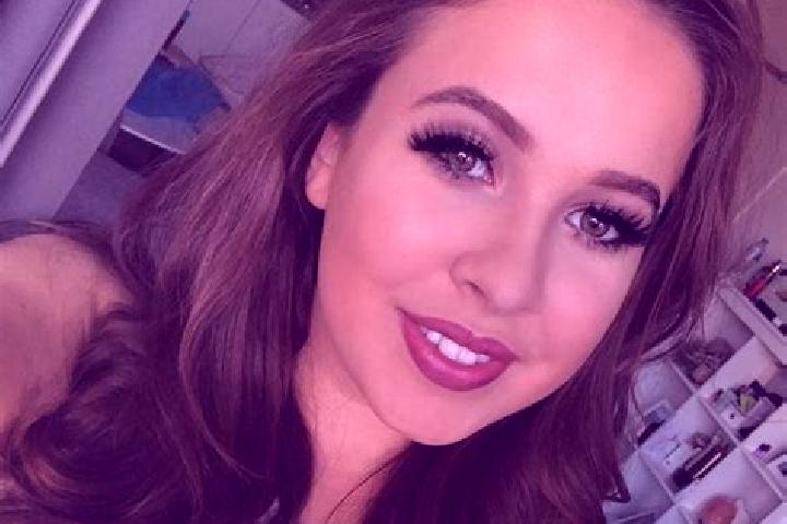Rose, 39, a auburn grey-eyed european companion based in Lewiston. Offering Deep French Kissing, A-Level, Fetish, Erotic Massage. Available for incall and ou...