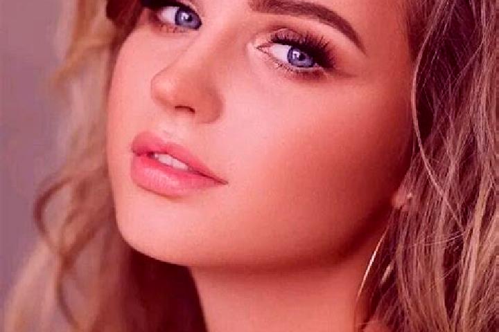 Rose, 39, a dark blonde blue-eyed mediterranean companion based in Alsgarde. Offering Erotic Massage, Party Girl, Massage, Dinner Date. Available for incall ...