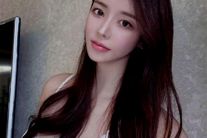 Rose, 39 — Escort in Dajinggou, China