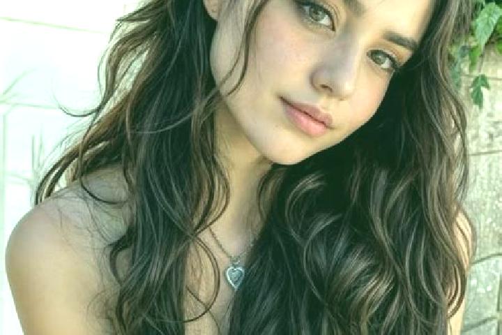 Ruby, 20, a auburn hazel-eyed european companion based in Tepeteno de Iturbide. Offering Prostate Massage, Striptease, Erotic Massage. Available for incall a...