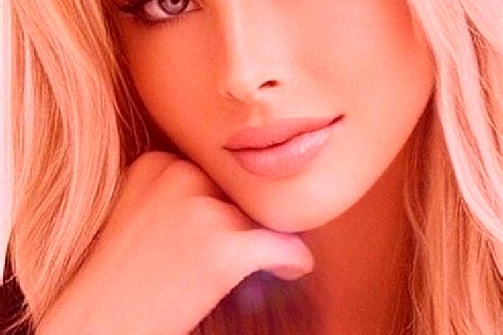 Ruby, 20, a dark blonde blue-eyed caucasian companion based in Rhemes-Notre-Dame. Offering Duos, Roleplay. Available for incall and outcall, day and evening ...