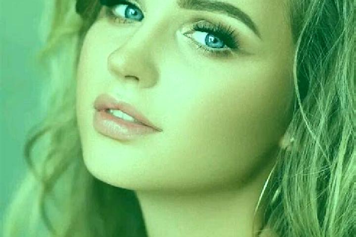 Ruby, 20, a dark blonde blue-eyed slavic companion based in Larre. Offering Deep French Kissing, Travel Companion, Couples, CIM. Available for incall and out...