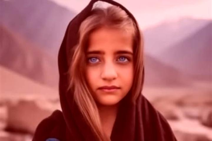 Ruby, 20, a red blue-eyed middle eastern companion based in Loma Chapultepec. Offering Tantra, BDSM, Dinner Date. Available for incall and outcall, overnight...