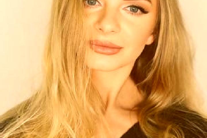 Ruby, 20 — Escort in Nova Dofinivka, Ukraine