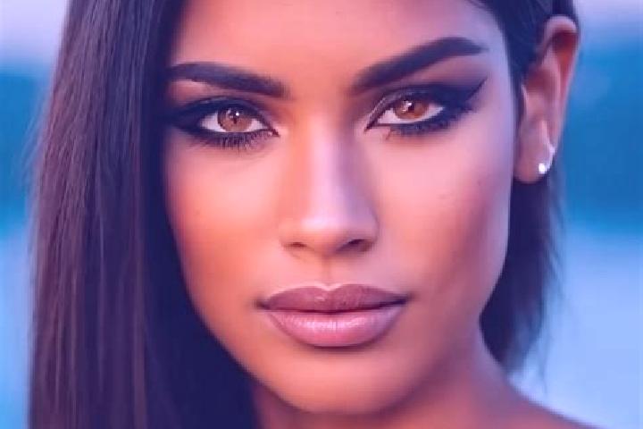 Ruby, 21, a black brown-eyed latina companion based in Aguiar. Offering Dinner Date, OWO. Available for incall and outcall, day and evening dates.