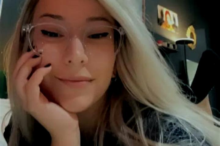 Ruby, 21, a blonde brown-eyed indian companion based in Lixing-les-Saint-Avold. Offering Fetish, OWO, BDSM, Striptease. Available for incall and outcall, ove...