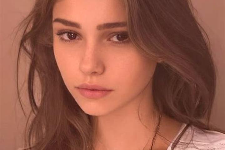 Ruby, 21, a chestnut grey-eyed slavic companion based in Gornate Superiore. Offering Tantra, Duos, OWO. Available for incall and outcall, day and evening dates.