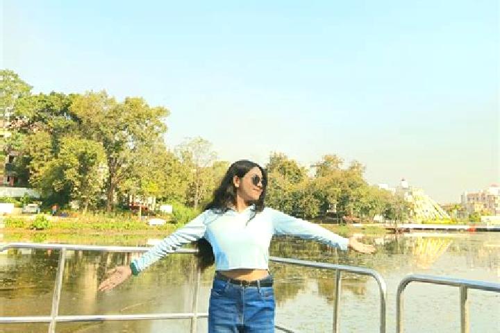 Ruby, 21 — Escort in Santirbazar, India
