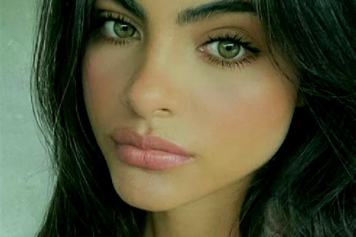 Ruby, 22, a brunette green-eyed latina companion based in Mori. Offering 69, Erotic Massage, Massage, Tantra. Available for incall and outcall, day and eveni...